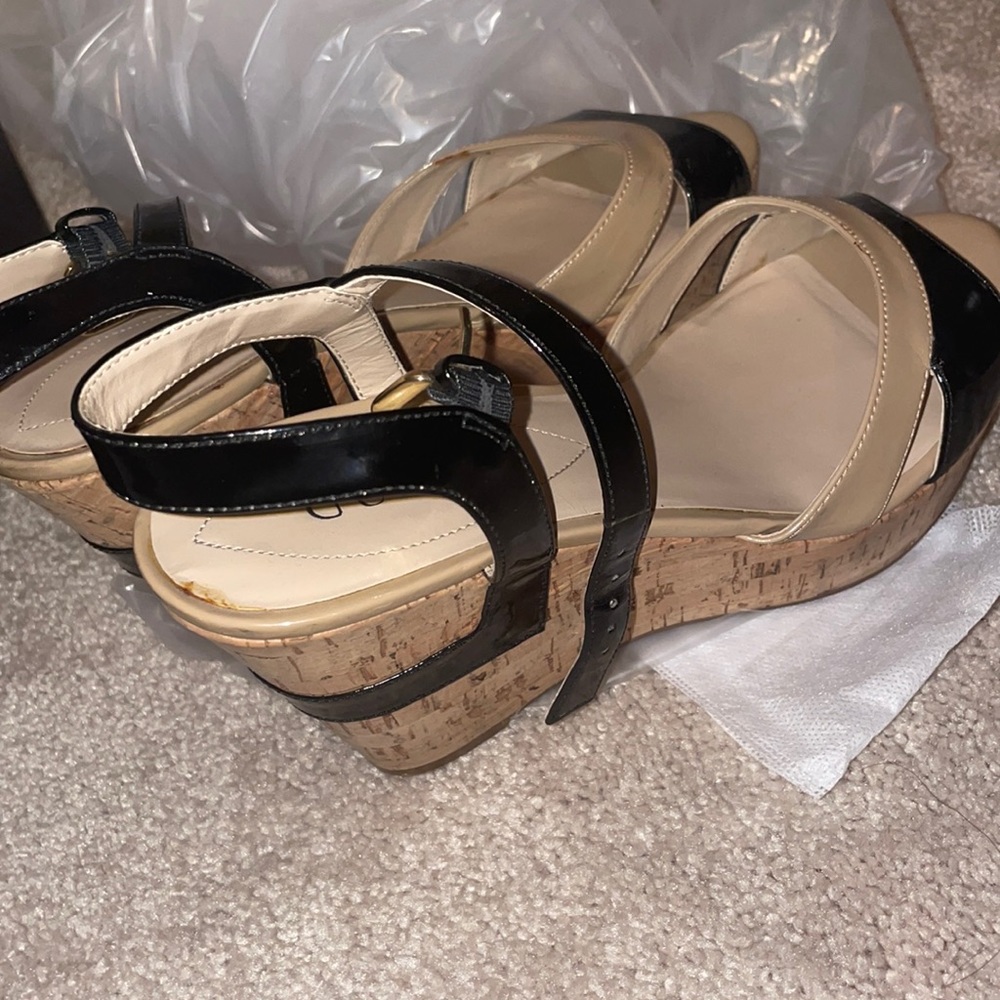 Guess black and cream platform sandals